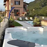 Casa Palazzina * مالتشيزينيه